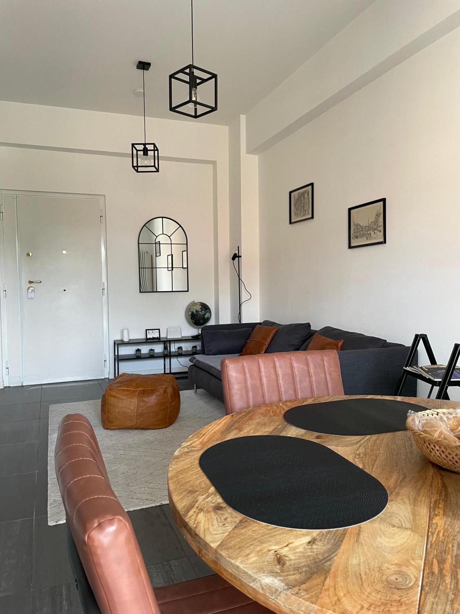 Milli's Apartment *